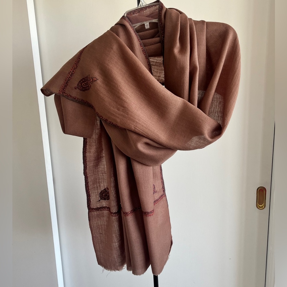 New 100% Wool Kashmir Shawl Wrap Taupe Floral Hand Embroidered Border & Motifs
